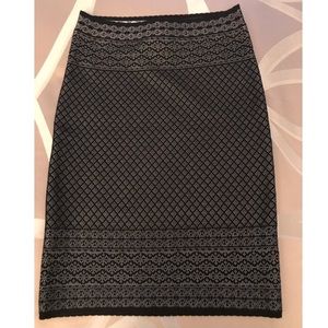 Black and white bcbg pencil skirt